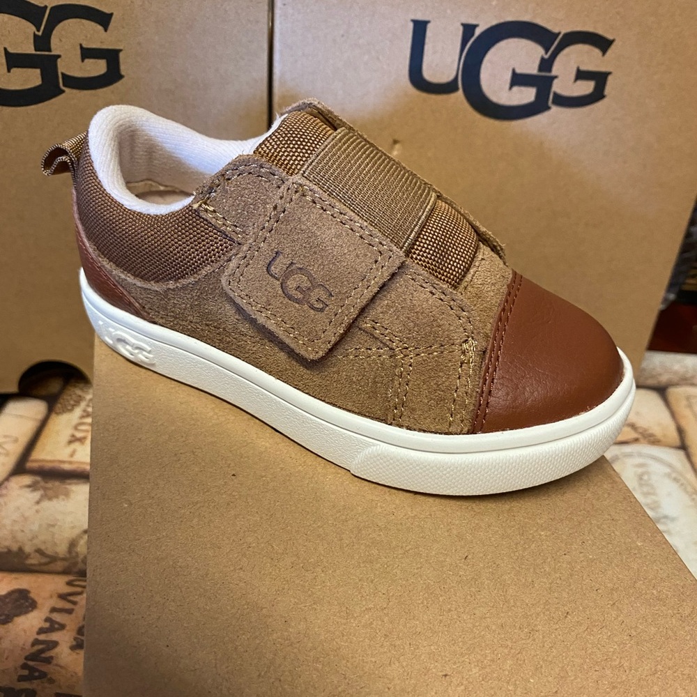 Rennon Ugg sneakers size 7